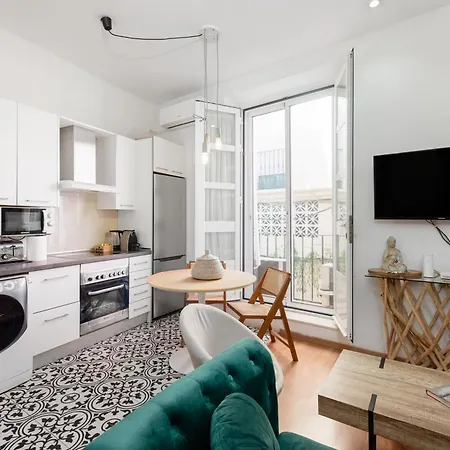 Urbanchicmalaga 2bedroom Oasis In Historic Centre